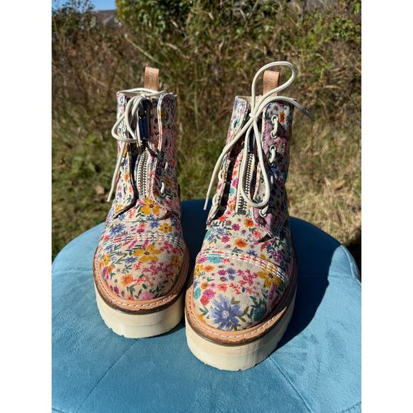 Sinclair Wanderlust Doc Marten Platform Boots - Picture 5 of 6